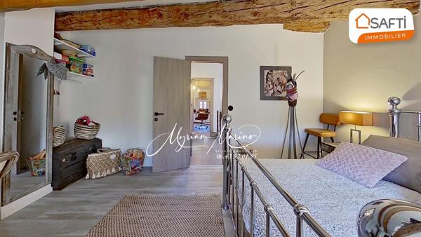 PLAN-DE-LA-TOUR, MAISON DE VILLAGE 125m2 ENTIÈREMENT CLIMATISÉE  AVEC TERRASSE