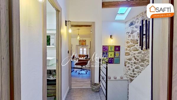 PLAN-DE-LA-TOUR, MAISON DE VILLAGE 125m2 ENTIÈREMENT CLIMATISÉE  AVEC TERRASSE