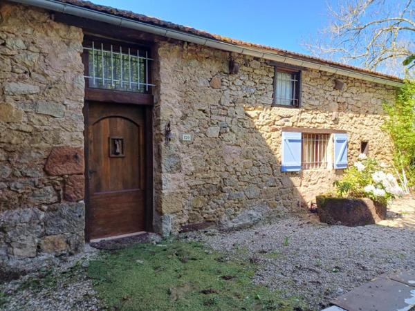 Située sur la commune de Roussennac , à 8 mn de Rignac et 30mn de Rodez.