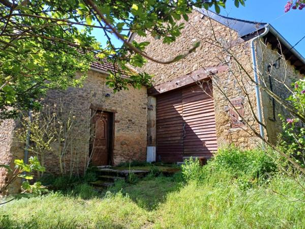 Située sur la commune de Roussennac , à 8 mn de Rignac et 30mn de Rodez.