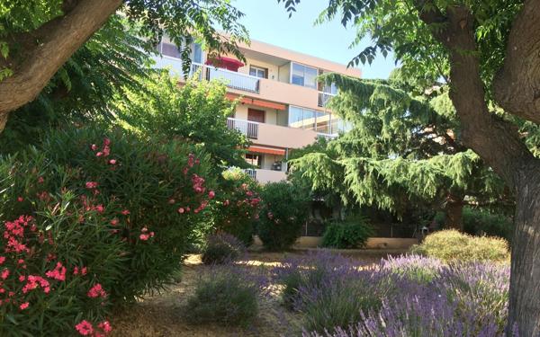 Appartement à vendre    2 pièces • 43,99 m2 Sanary-sur-Mer