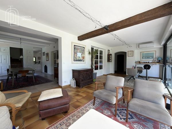TOESCHI IMMOBILIER vous propose cette magnifique propriété de charme a