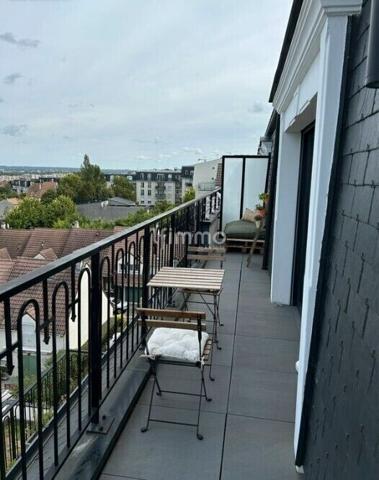 2 pièces avec grand balcon et parking