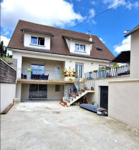 Vue sur la terrasse, quartier recherché, à 5 min à pied de la gare