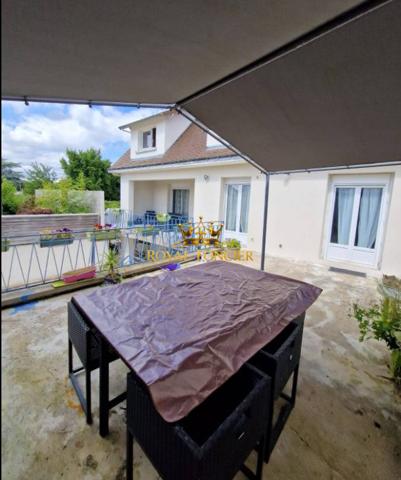 Vue sur la terrasse, quartier recherché, à 5 min à pied de la gare
