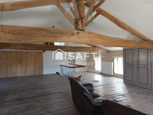 Maison en pierre, très lumineuse,  quatre chambres et plus, grands volumes, proche commodités et bord de conche !!