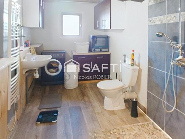 Maison en pierre, très lumineuse,  quatre chambres et plus, grands volumes, proche commodités et bord de conche !!