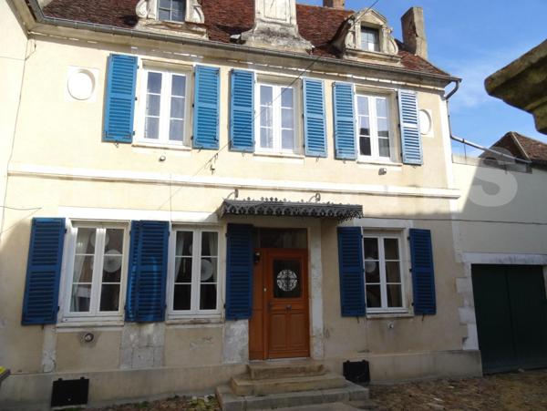 CHARMANTE MAISON BOURGEOISE