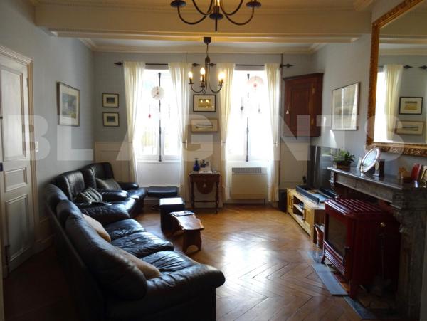 CHARMANTE MAISON BOURGEOISE