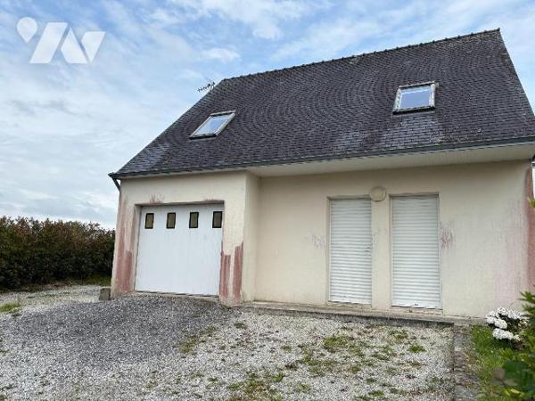 Maison a Vendre à BRIEC, en Finistère Sud (29), au Coeur du Bourg, Maison Contemporaine compren...