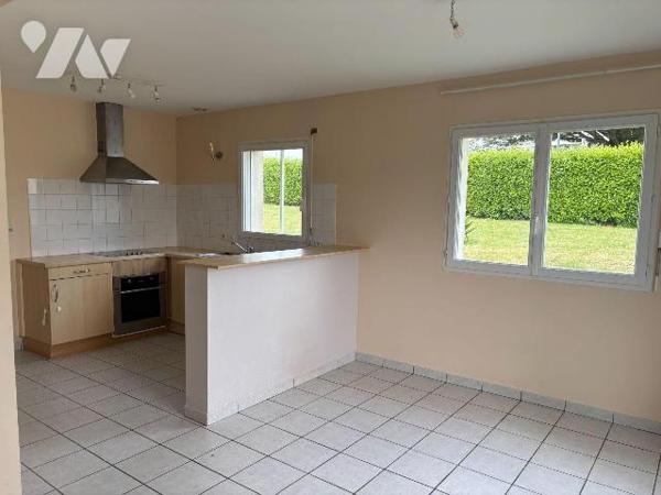 Maison a Vendre à BRIEC, en Finistère Sud (29), au Coeur du Bourg, Maison Contemporaine compren...