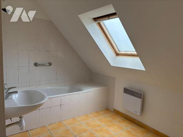 Maison a Vendre à BRIEC, en Finistère Sud (29), au Coeur du Bourg, Maison Contemporaine compren...