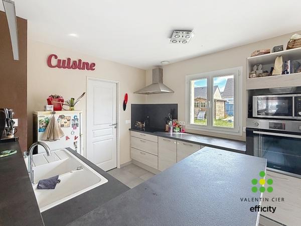 Maison
         4 pièces
        - 87 m² Exclusivité 214 000 € *