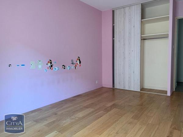 Appartement à louer 4 pièces 111.37m²