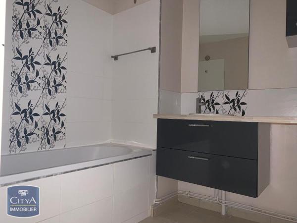 Appartement à louer 4 pièces 111.37m²