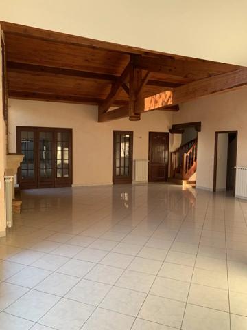 Location                                                      Maison
                        
                     6 pièces                      160 m2                     à Martignas-sur-Jalle