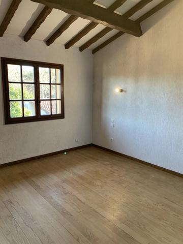 Location                                                      Maison
                        
                     6 pièces                      160 m2                     à Martignas-sur-Jalle