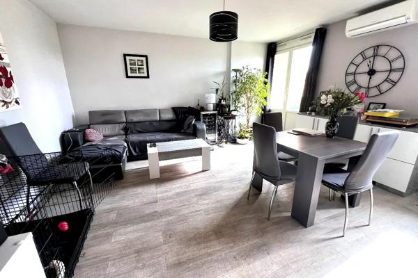 NEUVILLE SUR SAONE. Appartement duplex  114m2, 5 pièces en dernier étage