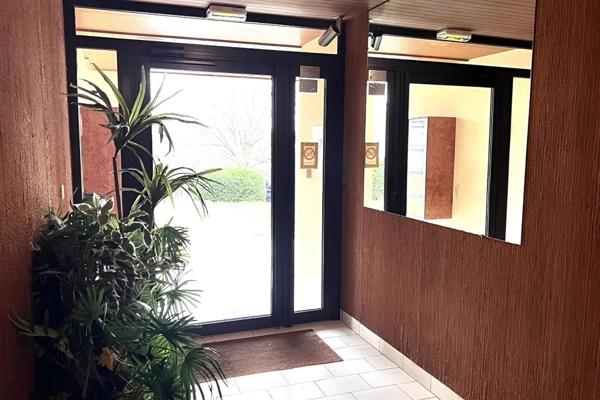 NEUVILLE SUR SAONE. Appartement duplex  114m2, 5 pièces en dernier étage