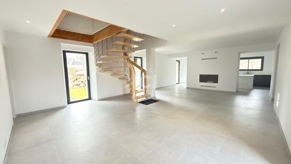 Carquefou - La Gouachére - Maison en pierre - 220m² - 6 chambres - 1 000m² de terrain