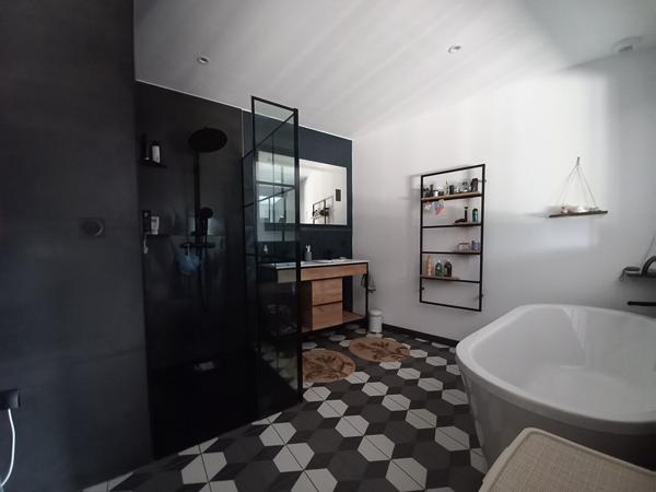 Maison contemporaine de 2019 - Volumes, confort et prestations de qualité