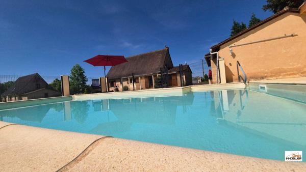 Offre exceptionnelle ! Calme et douceur de vivre en Périgord Noir : maison de plain-pied avec vue et isolation parfaite piscine et superbes prestations
