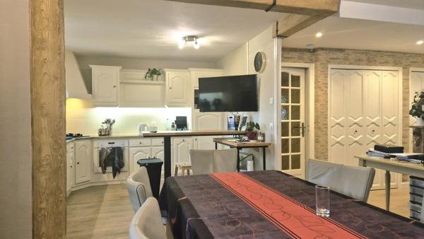 Offre exceptionnelle ! Calme et douceur de vivre en Périgord Noir : maison de plain-pied avec vue et isolation parfaite piscine et superbes prestations