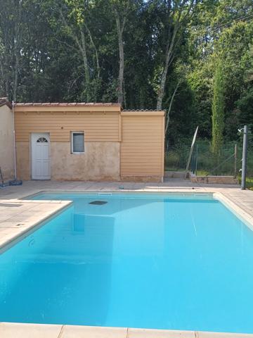 Offre exceptionnelle ! Calme et douceur de vivre en Périgord Noir : maison de plain-pied avec vue et isolation parfaite piscine et superbes prestations
