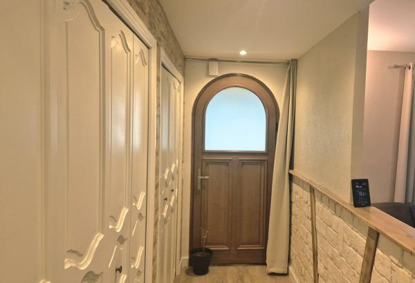 Offre exceptionnelle ! Calme et douceur de vivre en Périgord Noir : maison de plain-pied avec vue et isolation parfaite piscine et superbes prestations