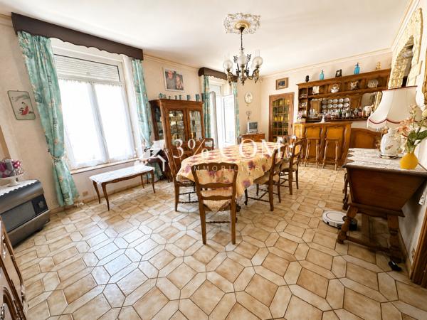 Maison
                                                                                                                                                                                                                                                                                                                                                                                                                                                                                                                                                                600  m²