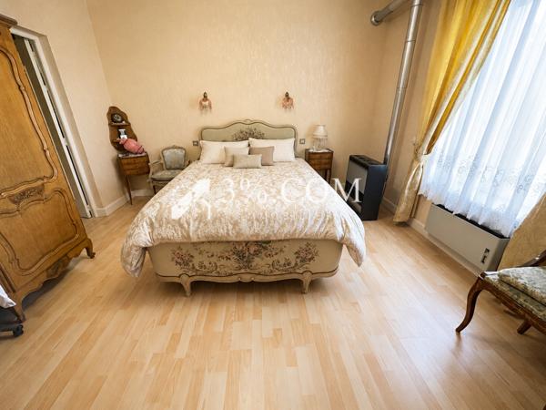 Maison
                                                                                                                                                                                                                                                                                                                                                                                                                                                                                                                                                                600  m²