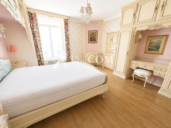 Maison
                                                                                                                                                                                                                                                                                                                                                                                                                                                                                                                                                                600  m²