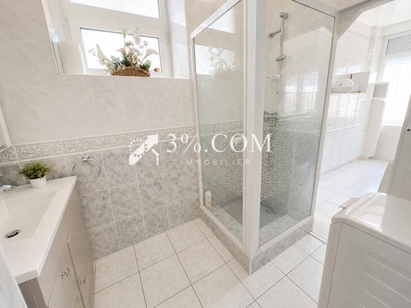 Maison
                                                                                                                                                                                                                                                                                                                                                                                                                                                                                                                                                                600  m²