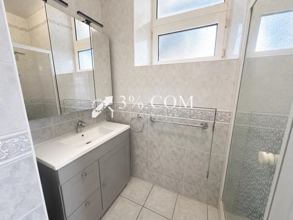Maison
                                                                                                                                                                                                                                                                                                                                                                                                                                                                                                                                                                600  m²