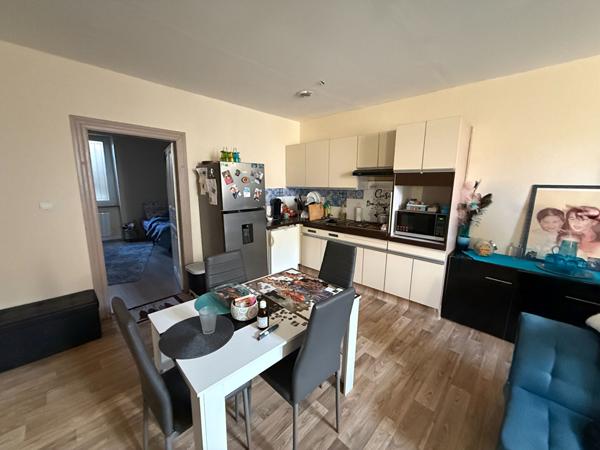 Blaye Les Mines . Bel Immeuble locatif .