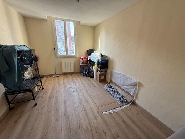 Blaye Les Mines . Bel Immeuble locatif .