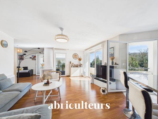 Lumineux appartement 83m² Grande terrasse Dernier étage Bayonne Quartier Mousserolles