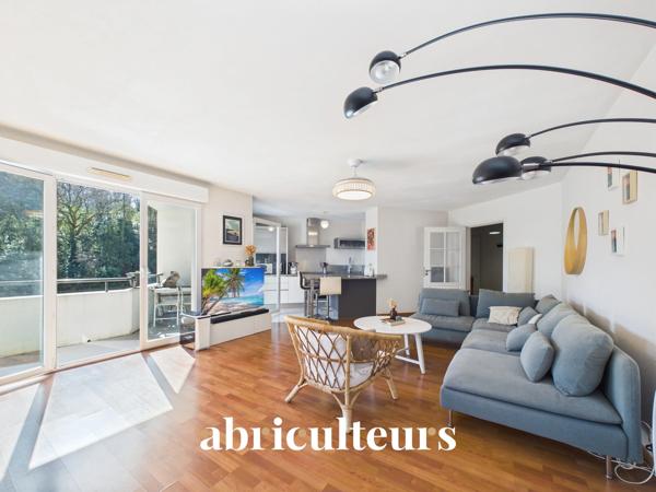 Lumineux appartement 83m² Grande terrasse Dernier étage Bayonne Quartier Mousserolles