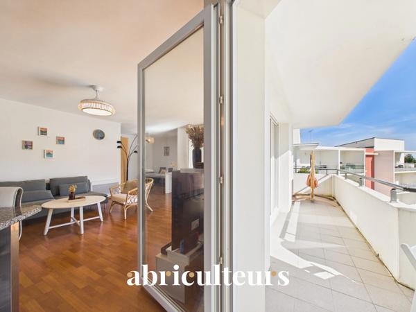 Lumineux appartement 83m² Grande terrasse Dernier étage Bayonne Quartier Mousserolles