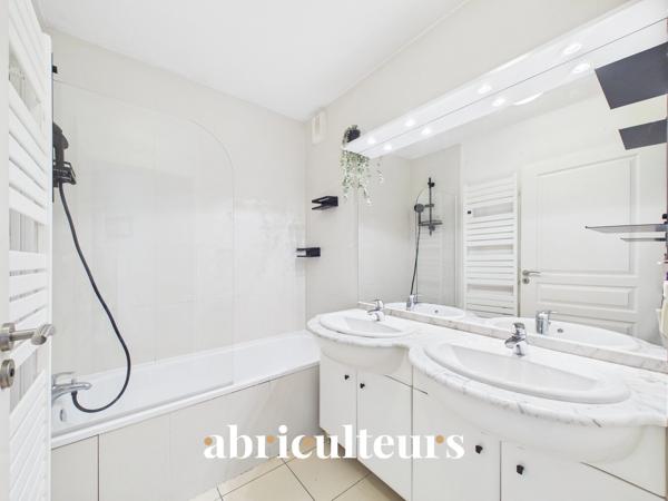 Lumineux appartement 83m² Grande terrasse Dernier étage Bayonne Quartier Mousserolles