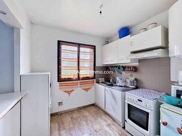 Vente                                                      Appartement
                        
                     1 pièces                      28 m2                     à Créteil