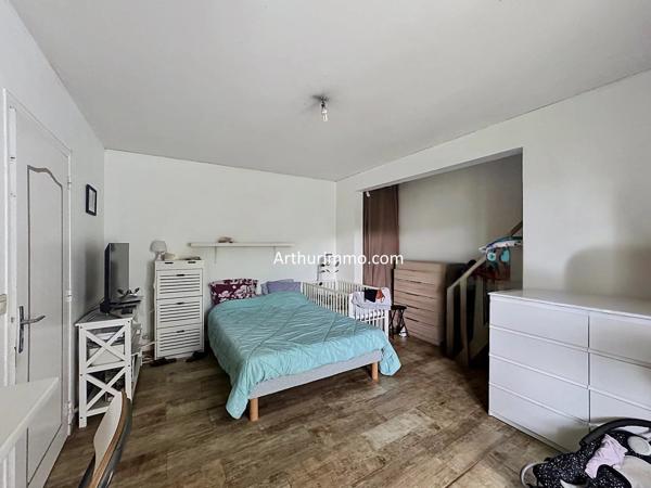Vente                                                      Appartement
                        
                     1 pièces                      28 m2                     à Créteil