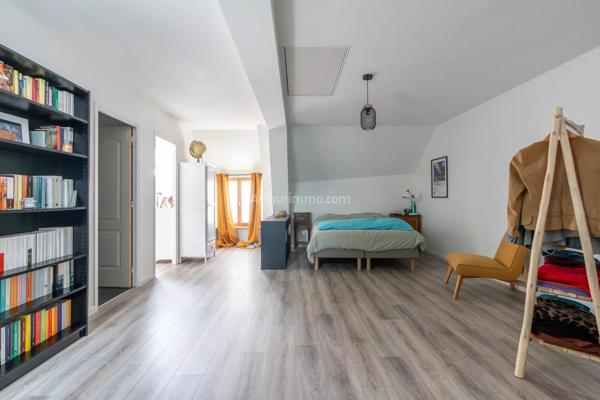Vente                                                      Maison de ville
                        
                     5 pièces                      130 m2                     à Thorigny-sur-Marne