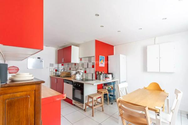 Vente                                                      Maison de ville
                        
                     5 pièces                      130 m2                     à Thorigny-sur-Marne