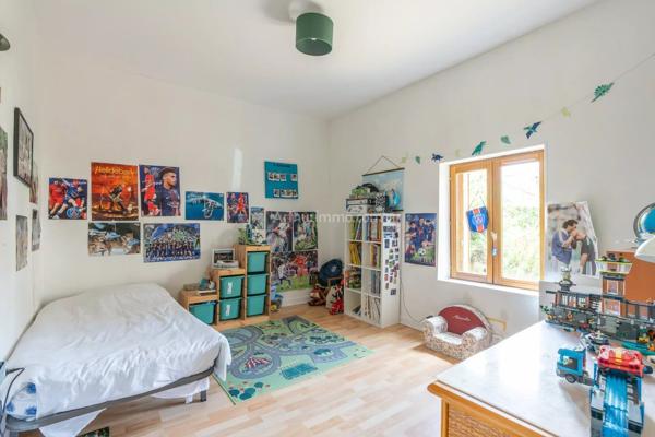 Vente                                                      Maison de ville
                        
                     5 pièces                      130 m2                     à Thorigny-sur-Marne