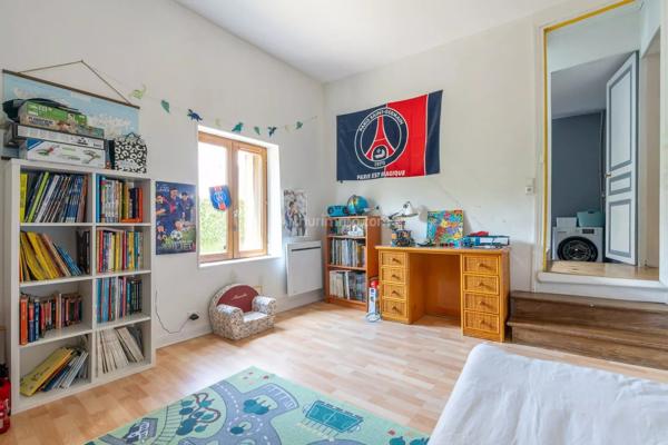 Vente                                                      Maison de ville
                        
                     5 pièces                      130 m2                     à Thorigny-sur-Marne