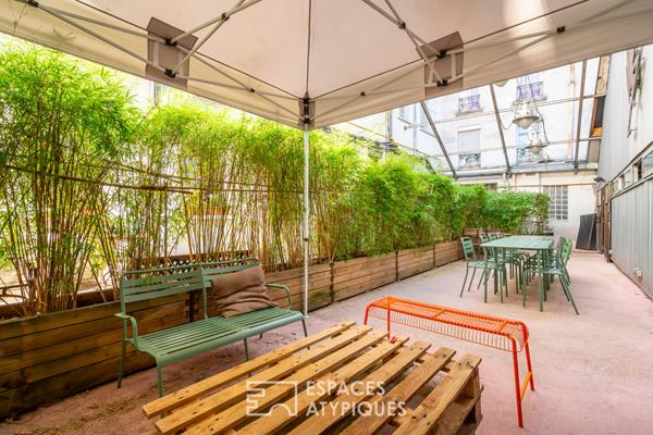 Local industriel avec terrasse à réhabiliter