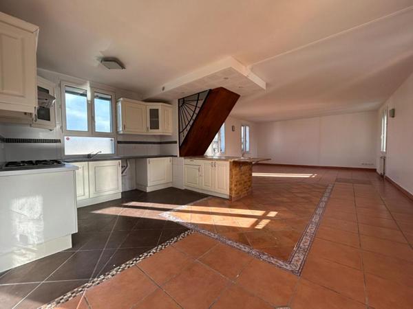 14100 Lisieux  Appartement Duplex 6 pièces 147 000 Euros