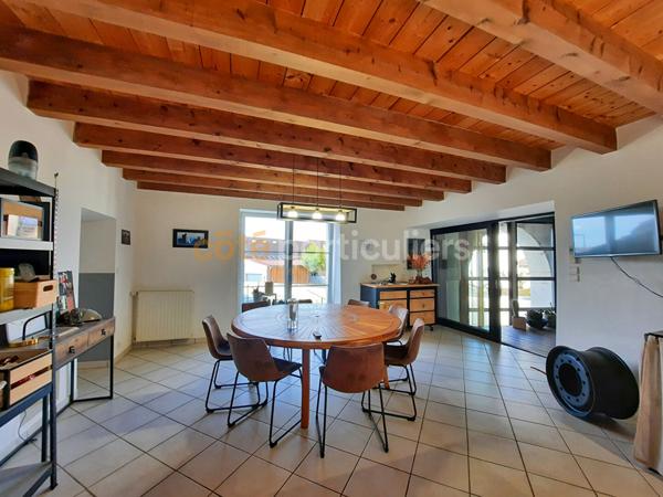 Vente Maison232 m² - 6 Pièces - CHEVIGNY (39290)