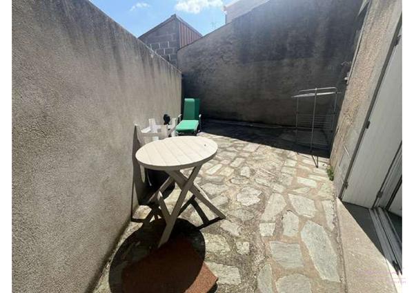 Appartement avec cour privative en rez-de-chaussée